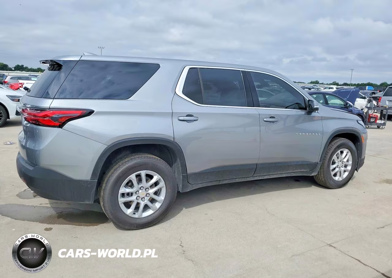 2023 Chevrolet Traverse Ls VIN:1GNERFKW6PJ328910 - 3