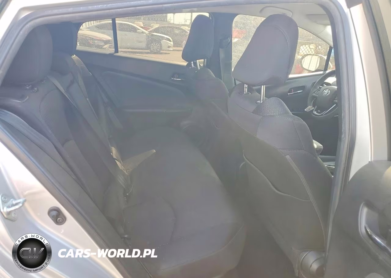 2021 Toyota Prius Le VIN:JTDKAMFU8M3137246 - 10