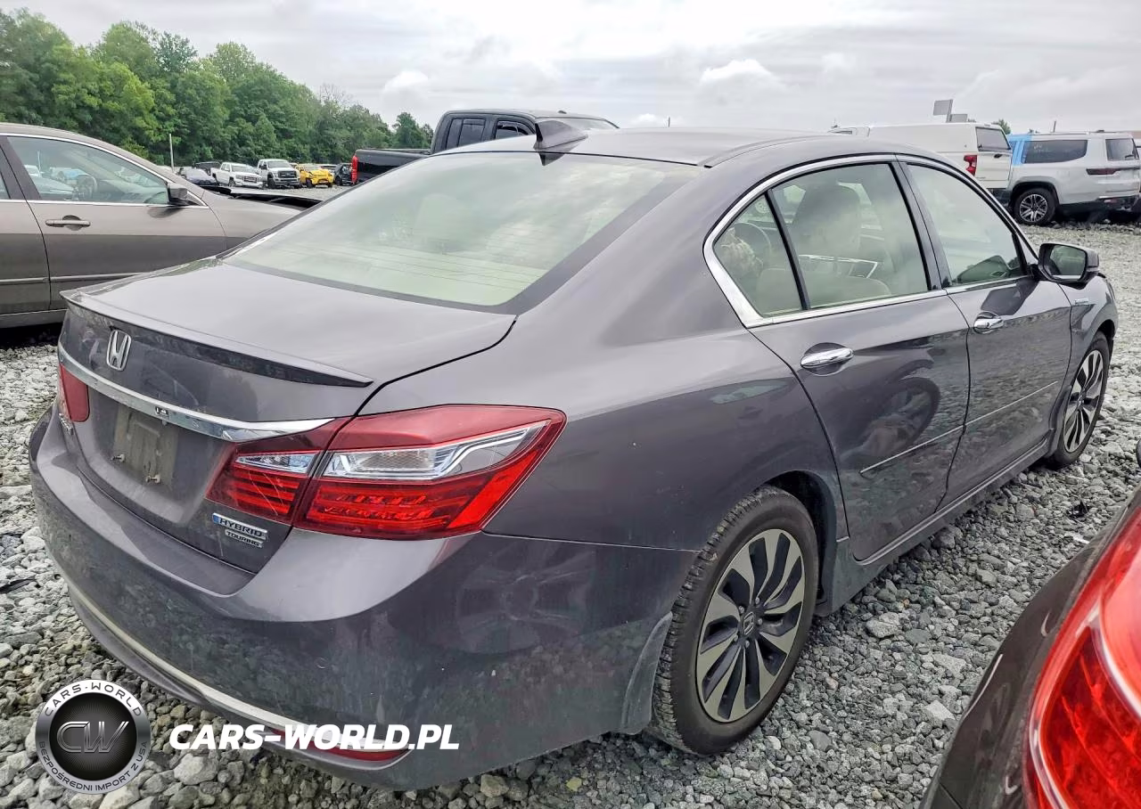 2017 Honda Accord Touring Hybrid VIN:JHMCR6F74HC000926 - 3