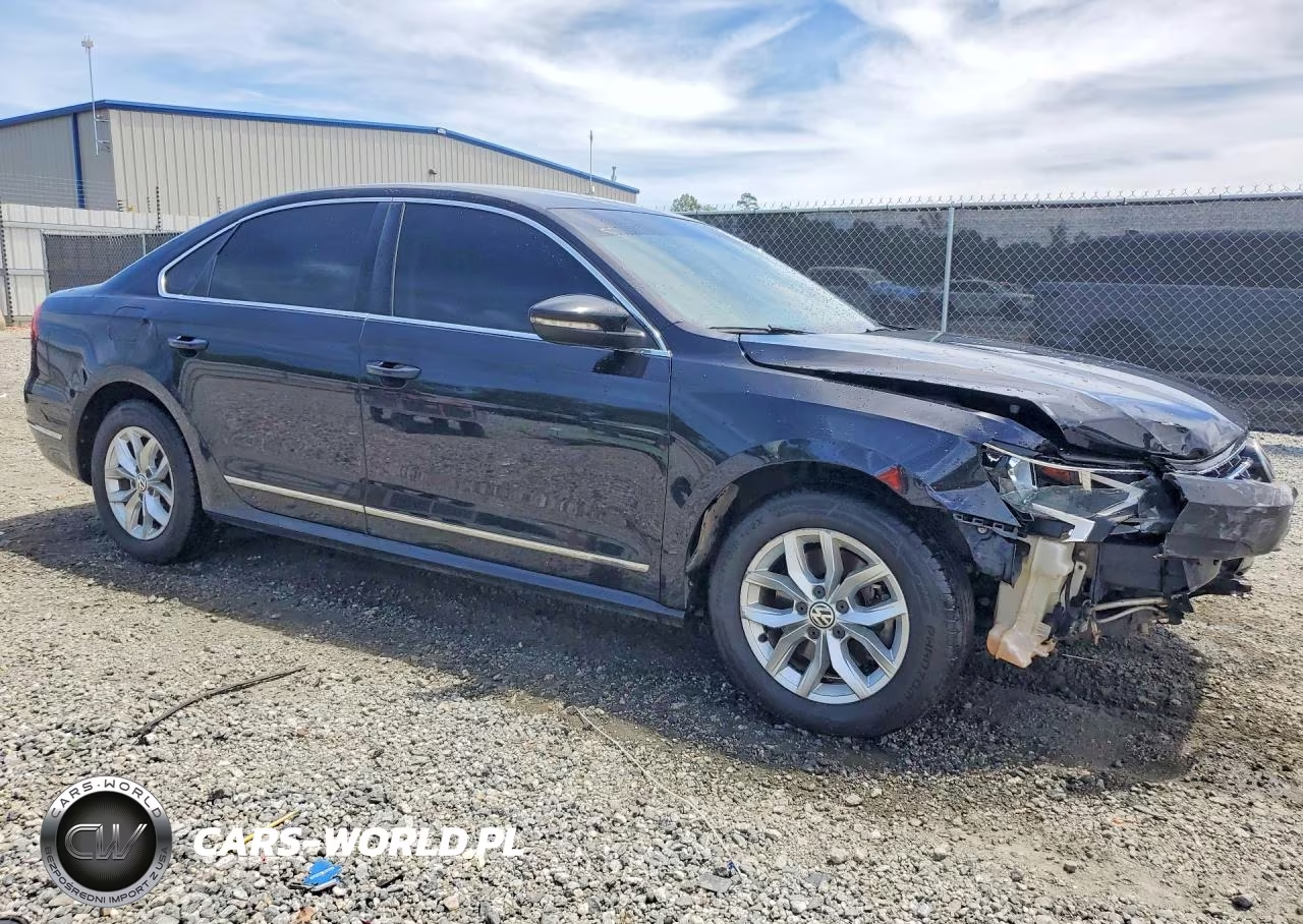 2017 Volkswagen Passat S VIN:1VWAT7A32HC027866 - 4