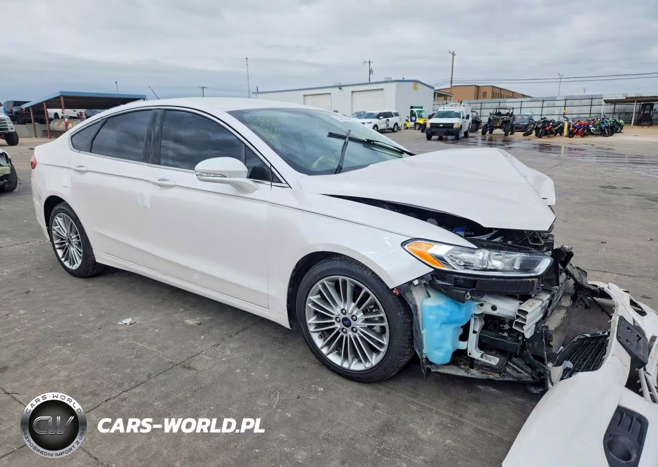 2015 Ford Fusion Se VIN:3FA6P0HD4FR113185 - 4