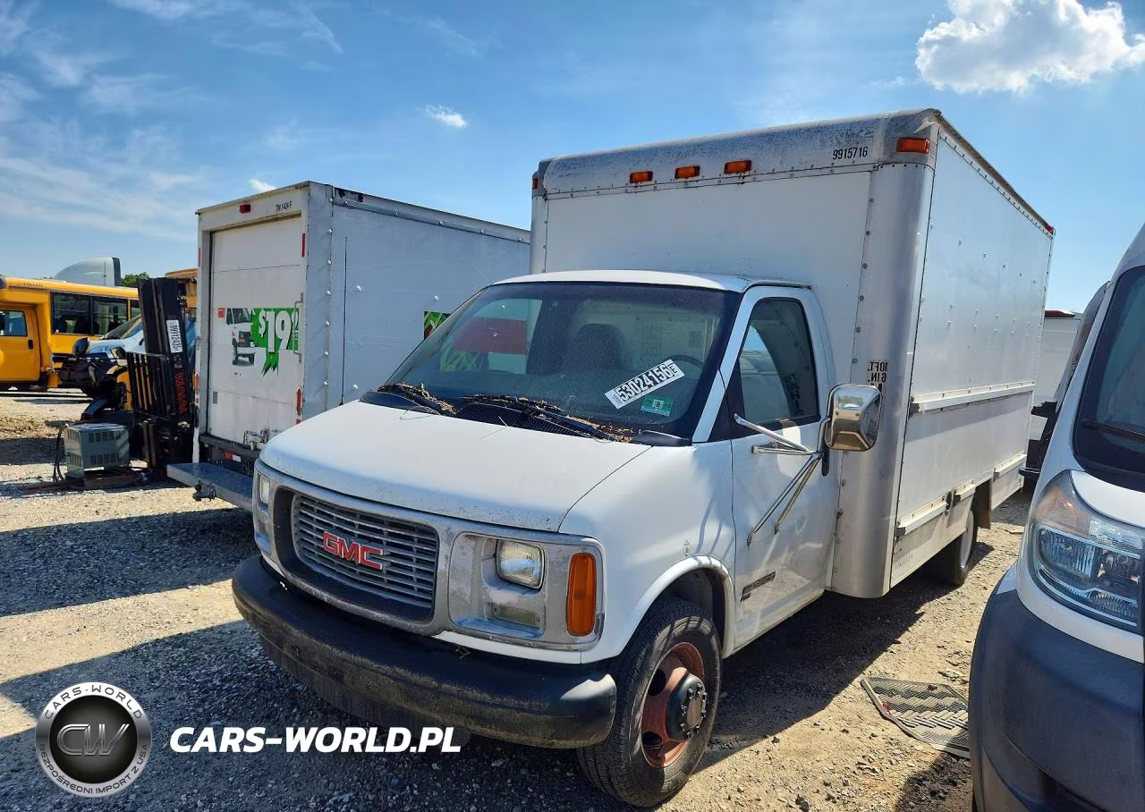 2001 GMC Savana Box Truck