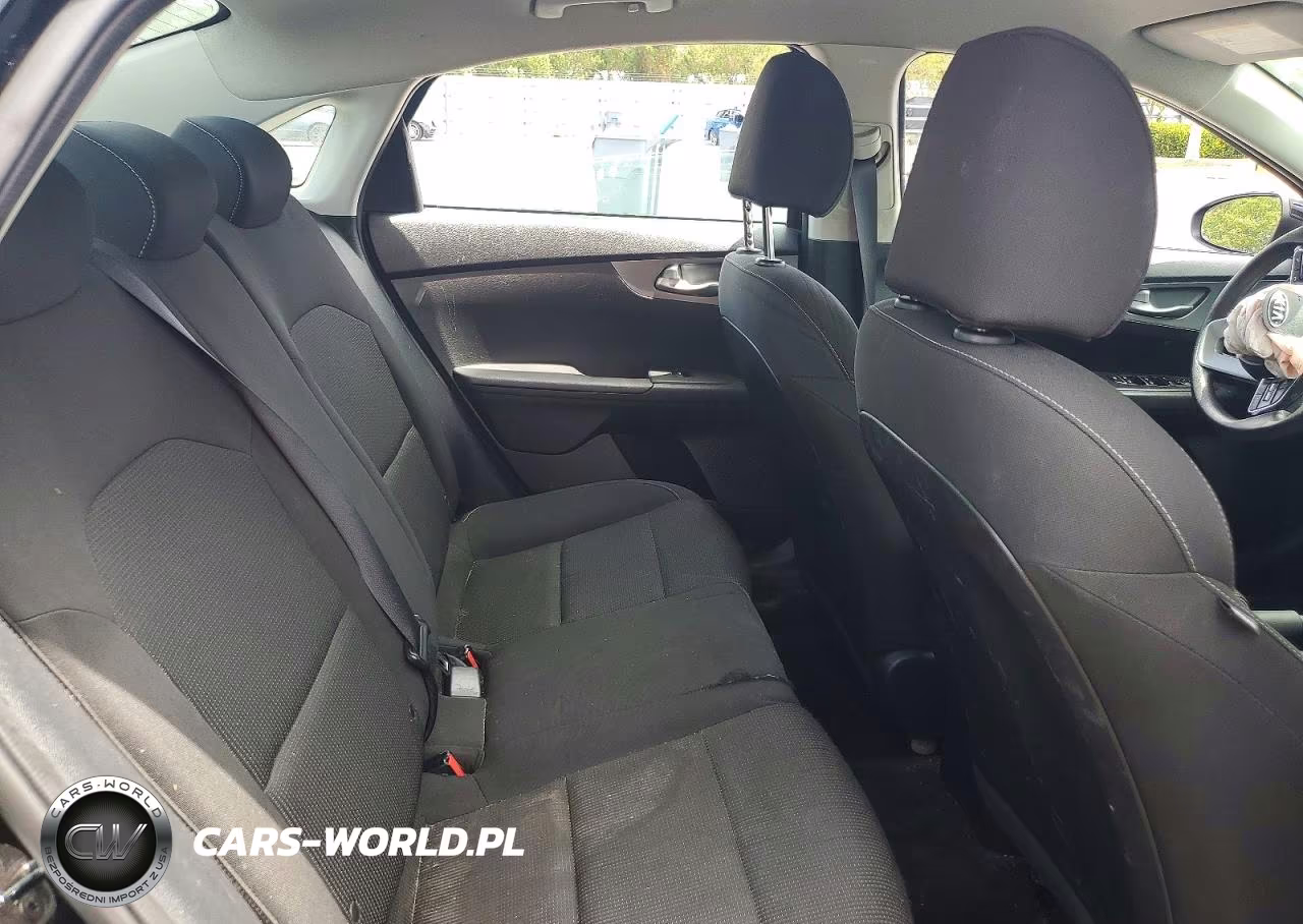 2021 Kia Forte Lxs VIN:3KPF24AD3ME408177 - 10