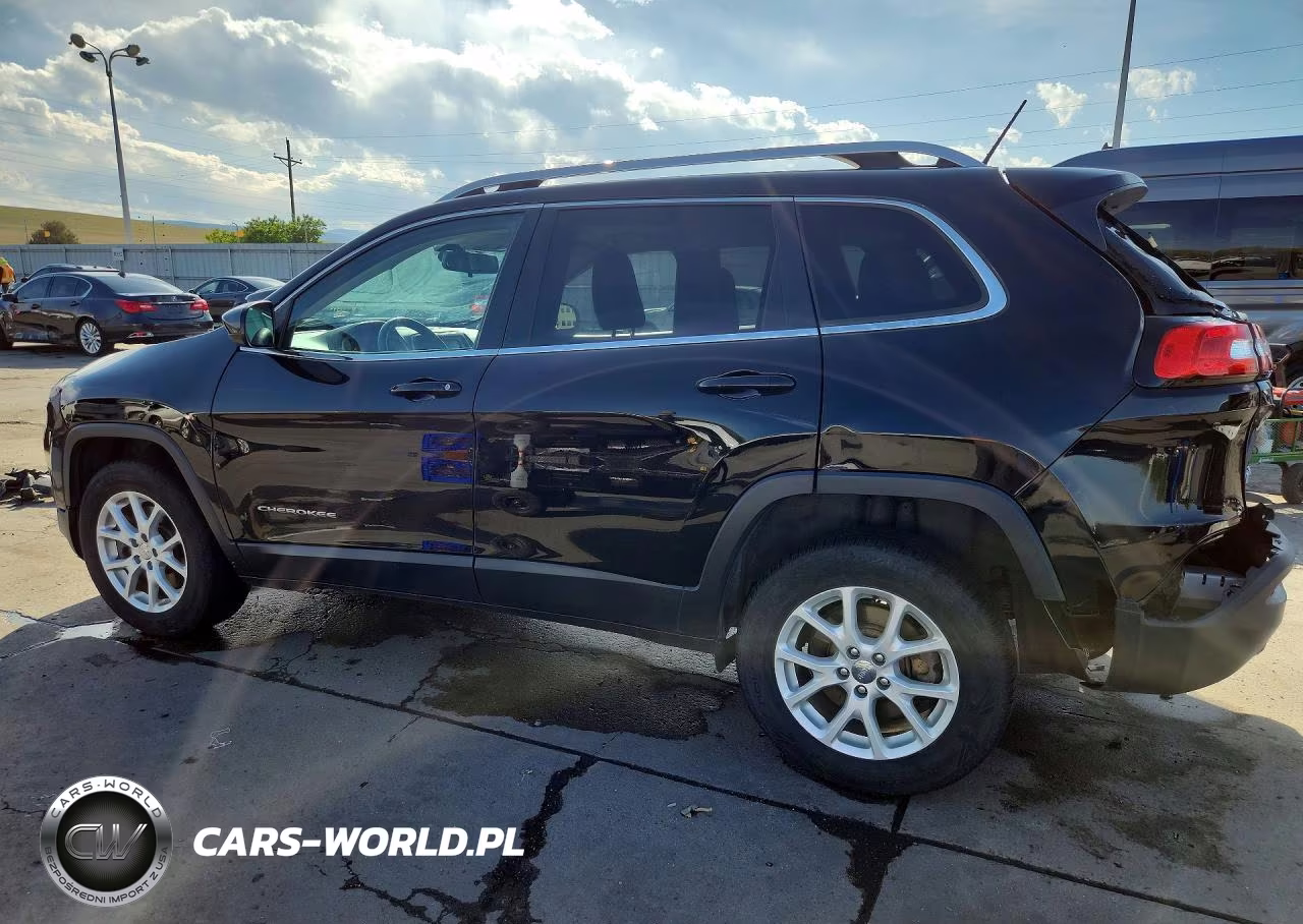 2017 Jeep Cherokee Latitude VIN:1C4PJMCS6HW625804 - 2