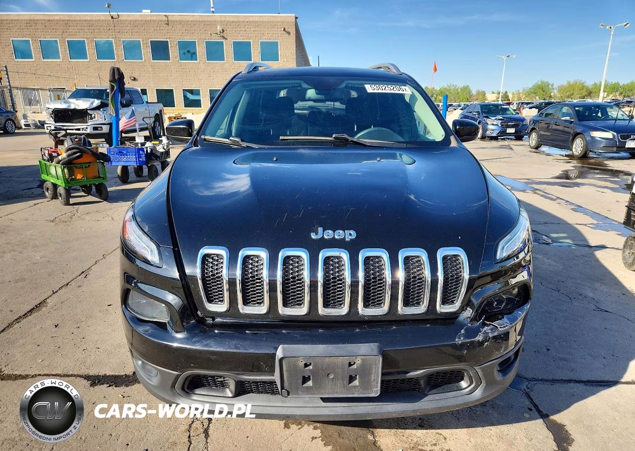 2017 Jeep Cherokee Latitude VIN:1C4PJMCS6HW625804 - 5