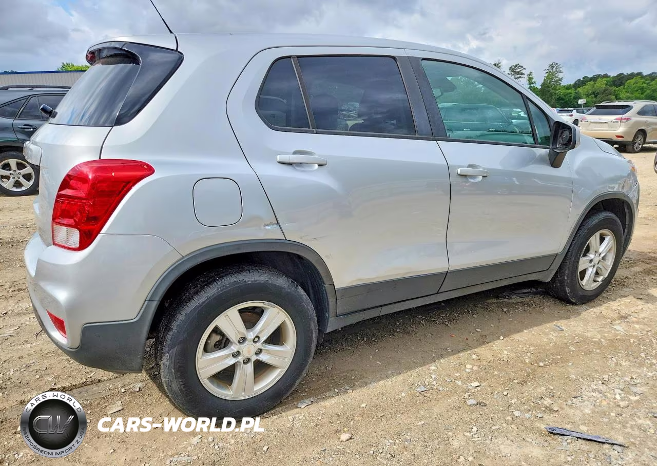 2020 Chevrolet Trax Ls VIN:3GNCJNSB0LL246244 - 3