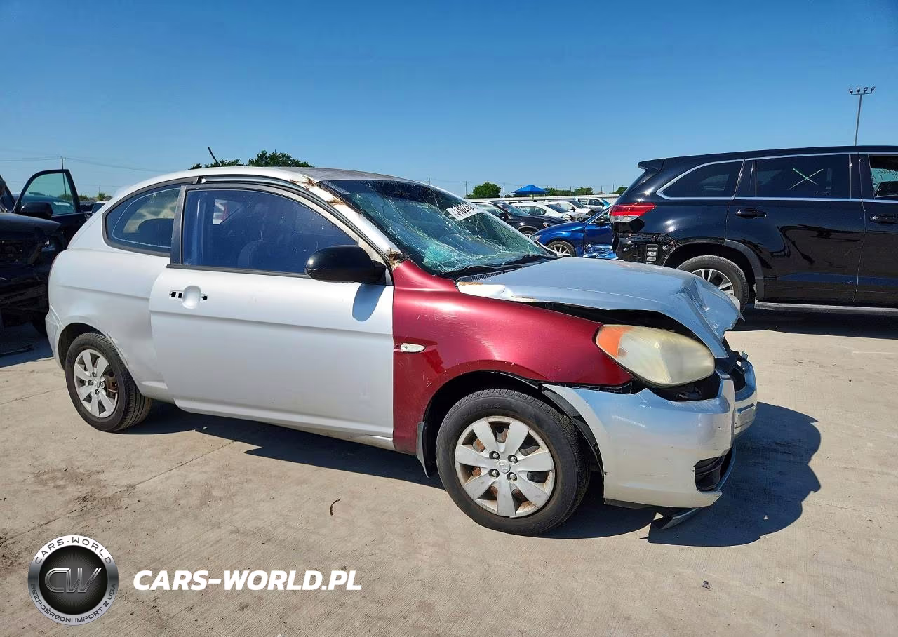2008 Hyundai Accent Gs VIN:KMHCM36C58U099452 - 4