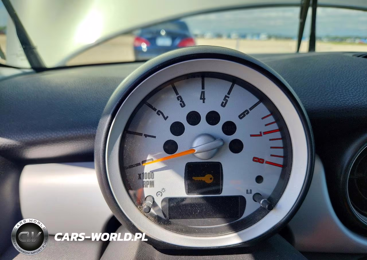 2007 Mini Cooper VIN:WMWMF33547TT52190 - 9