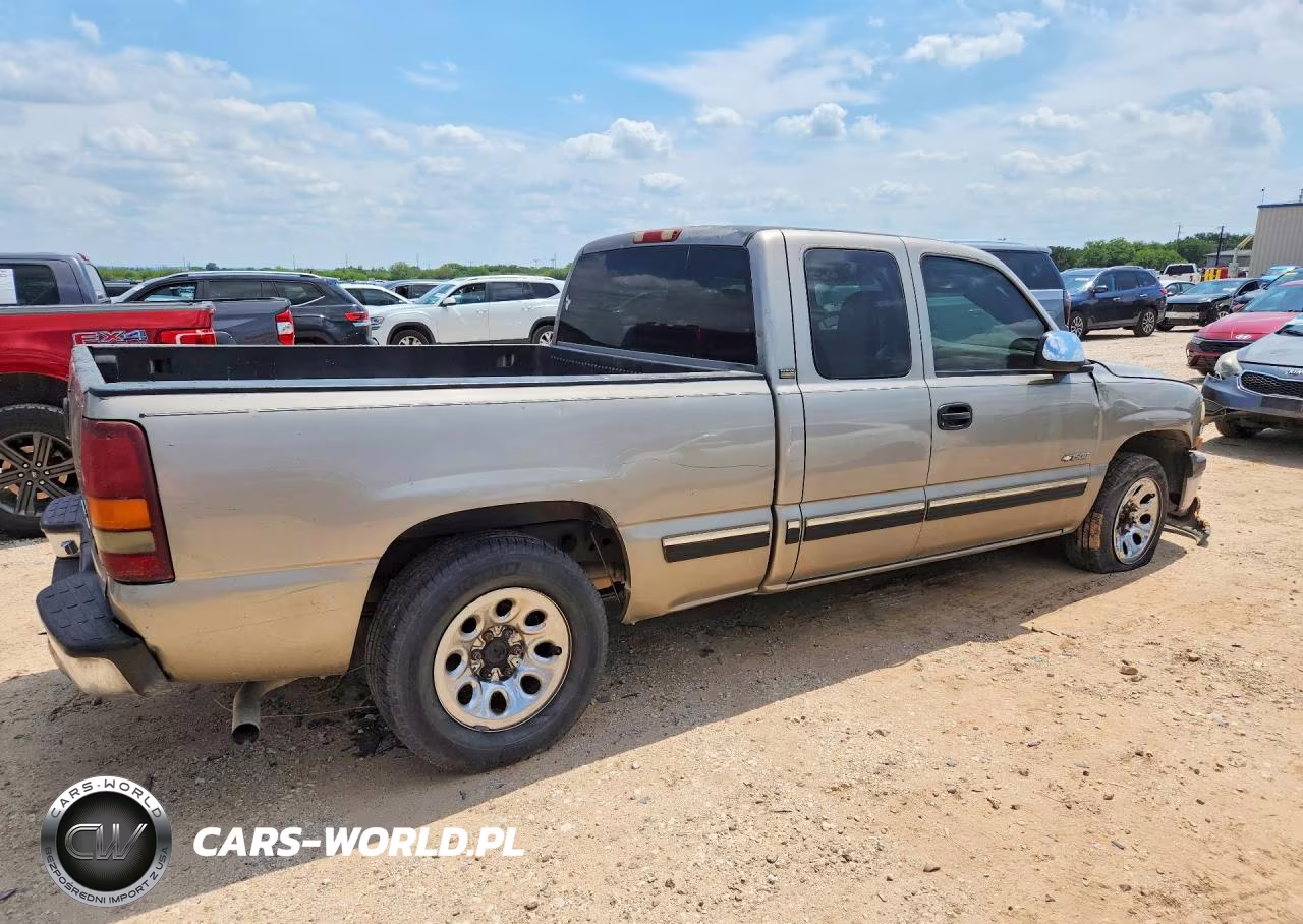2002 Chevrolet Silverado C1500 VIN:2GCEC19V621272772 - 3