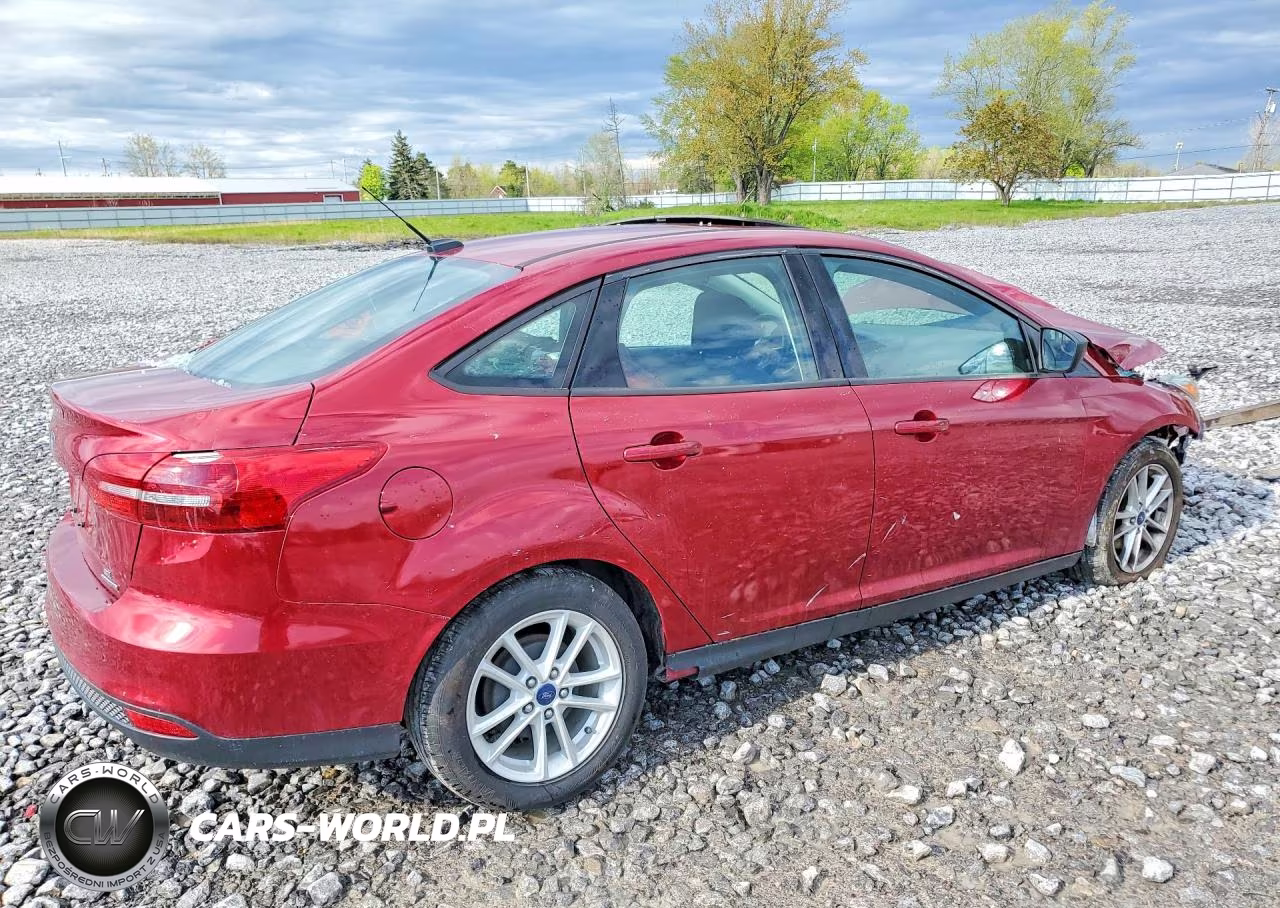 2016 Ford Focus Se VIN:1FADP3F22GL401961 - 3