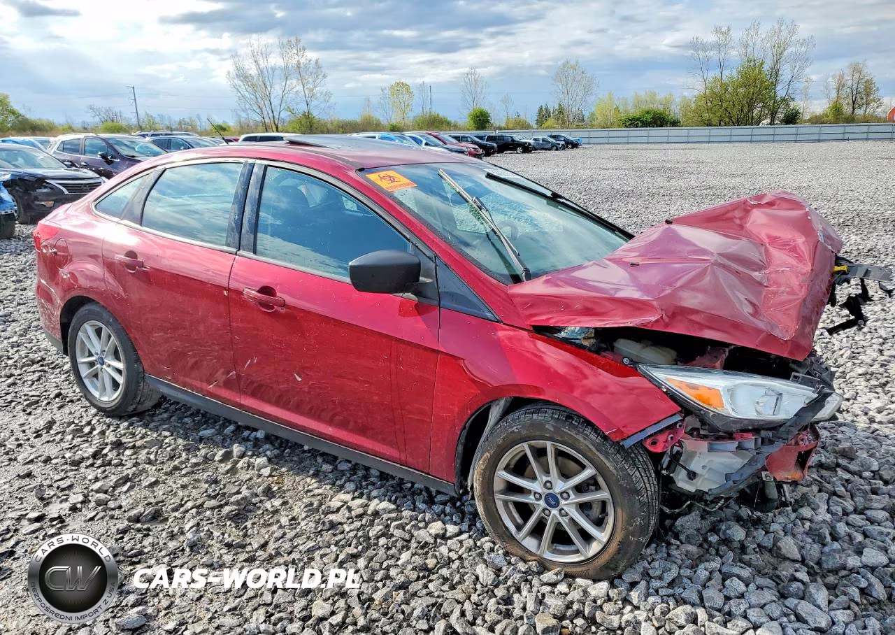 2016 Ford Focus Se VIN:1FADP3F22GL401961 - 4