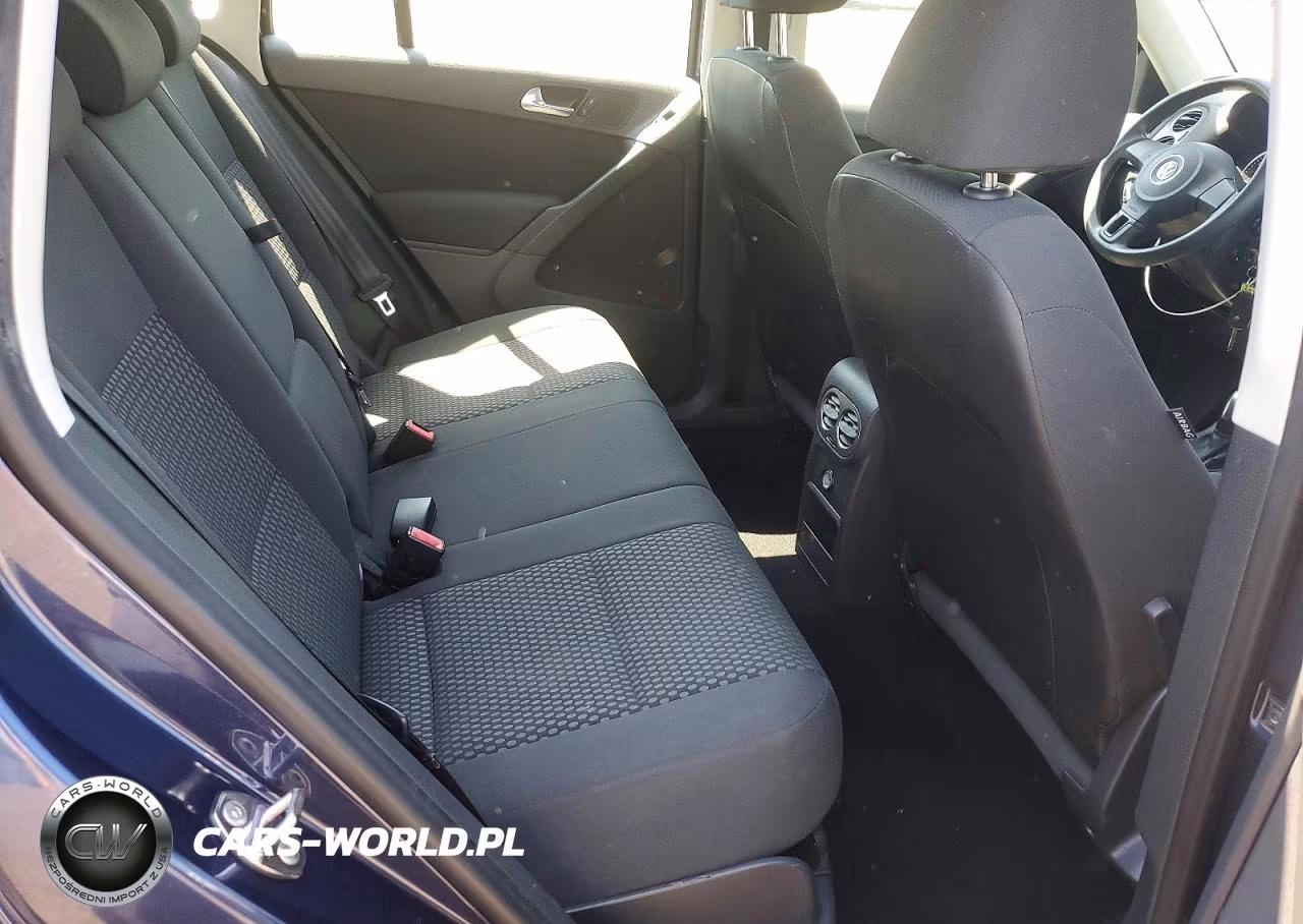 2011 Volkswagen Tiguan S VIN:WVGAV7AX0BW553432 - 10