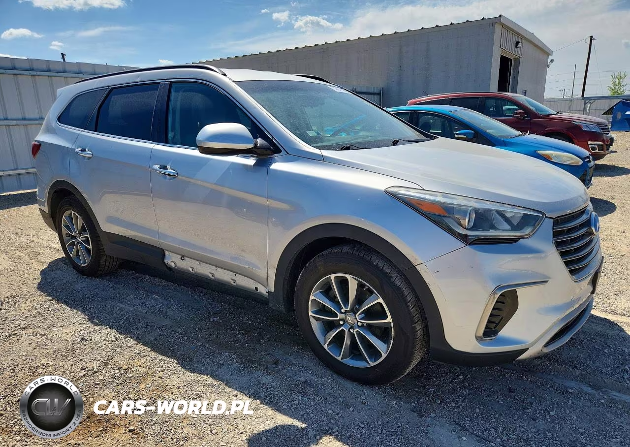 2017 Hyundai Santa Fe Se VIN:KM8SMDHF9HU179197 - 4