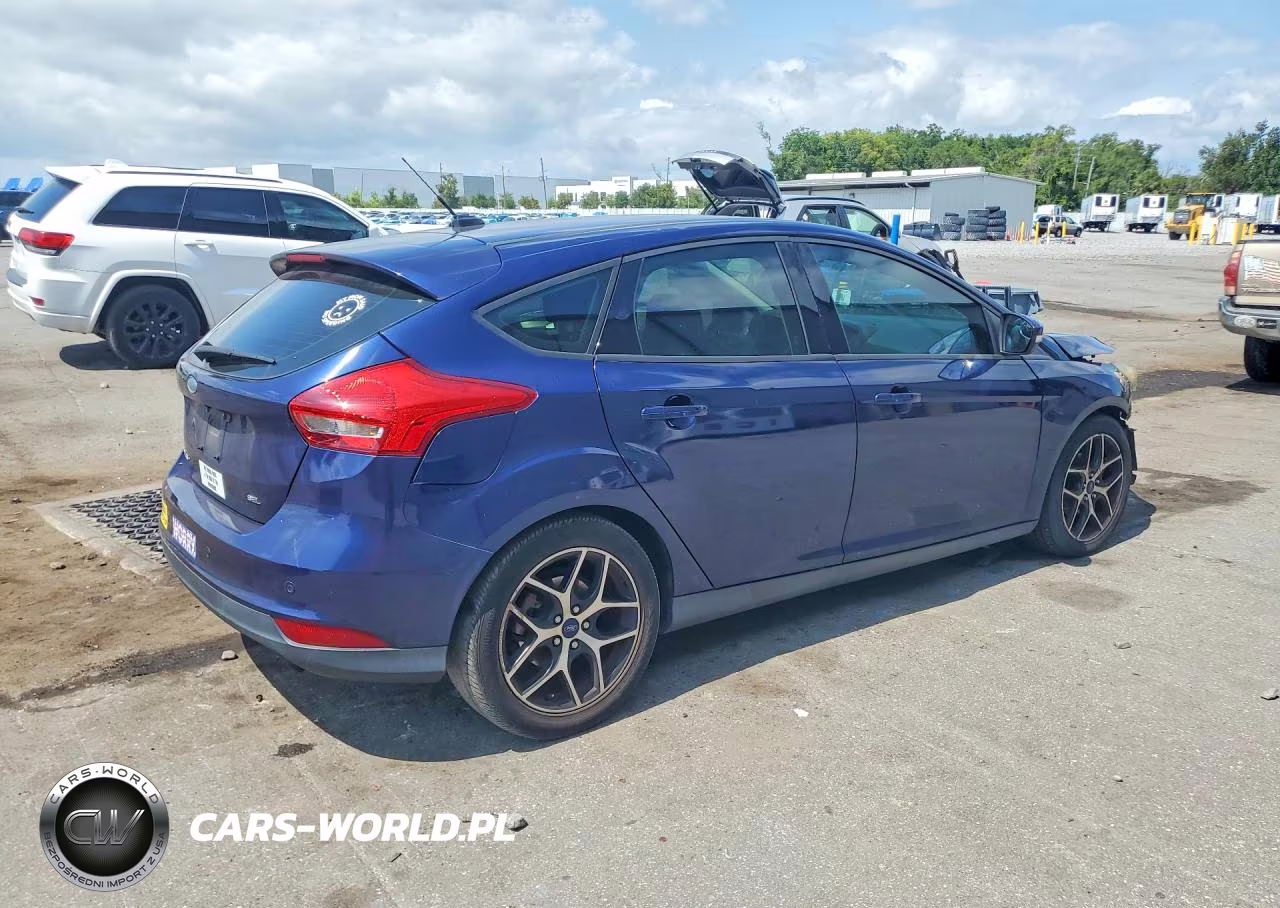 2017 Ford Focus Sel VIN:1FADP3M25HL327438 - 3