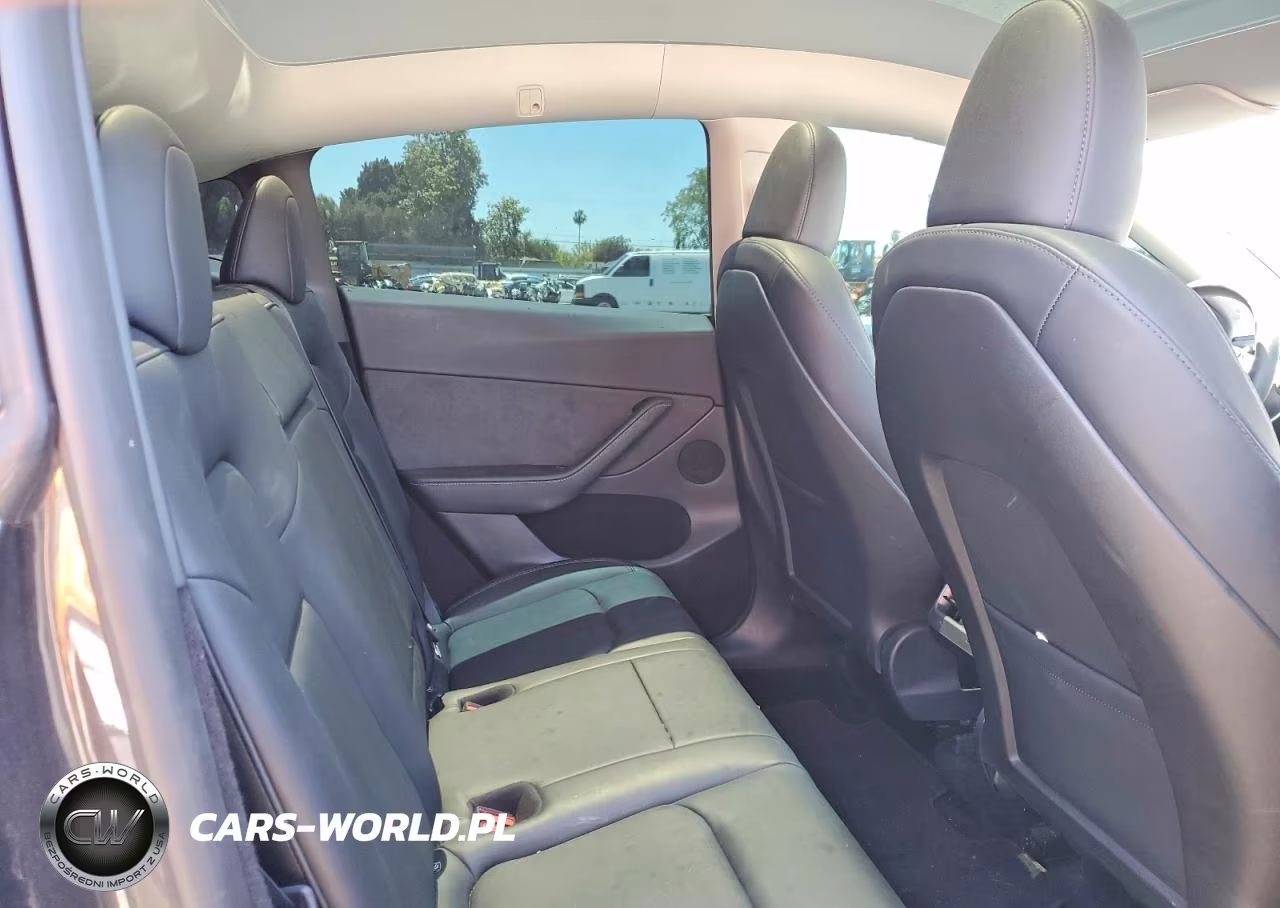 2024 Tesla Model Y VIN:7SAYGDED5RF057684 - 11