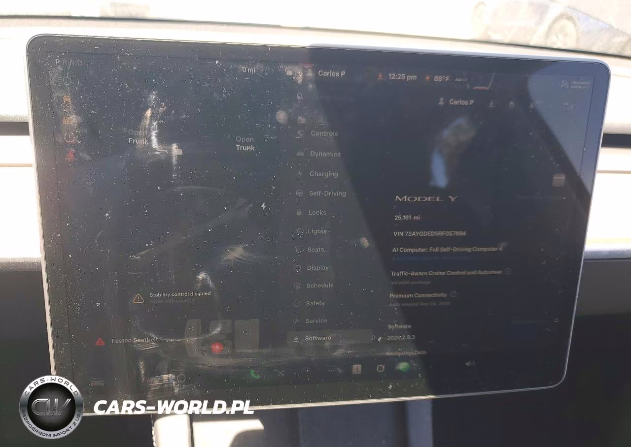 2024 Tesla Model Y VIN:7SAYGDED5RF057684 - 9