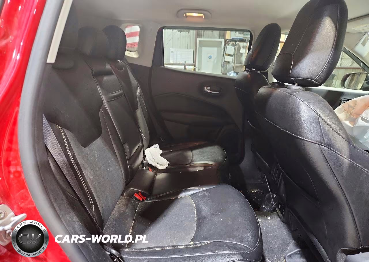 2019 Jeep Compass Latitude VIN:3C4NJDBB5KT716410 - 11