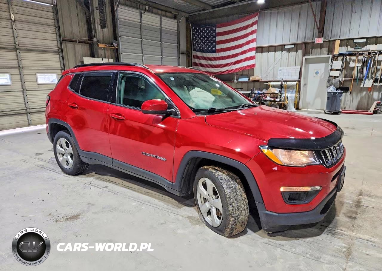 2019 Jeep Compass Latitude VIN:3C4NJDBB5KT716410 - 4