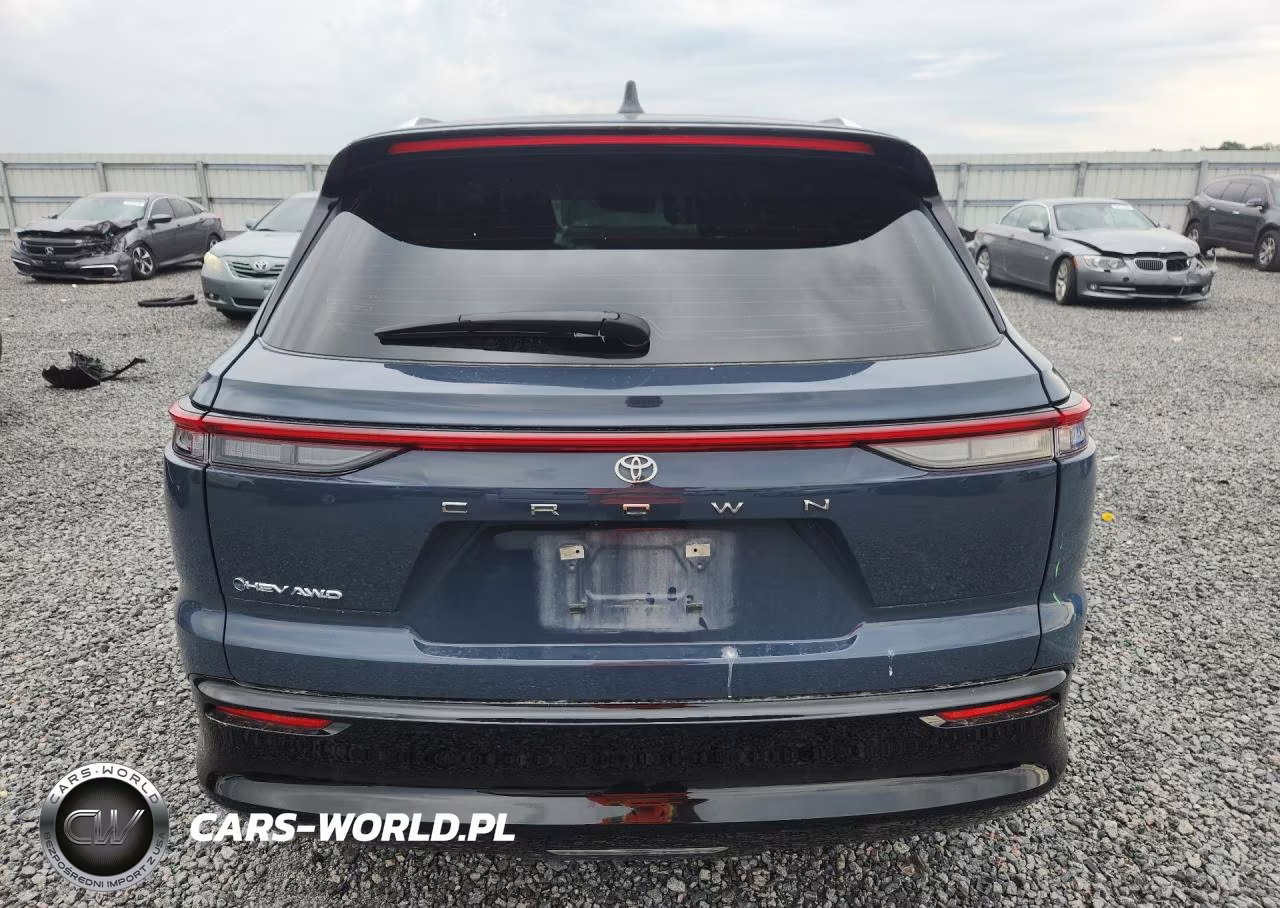 2025 Toyota Crown Signia Xle VIN:JTDACAAJ3S3019068 - 6