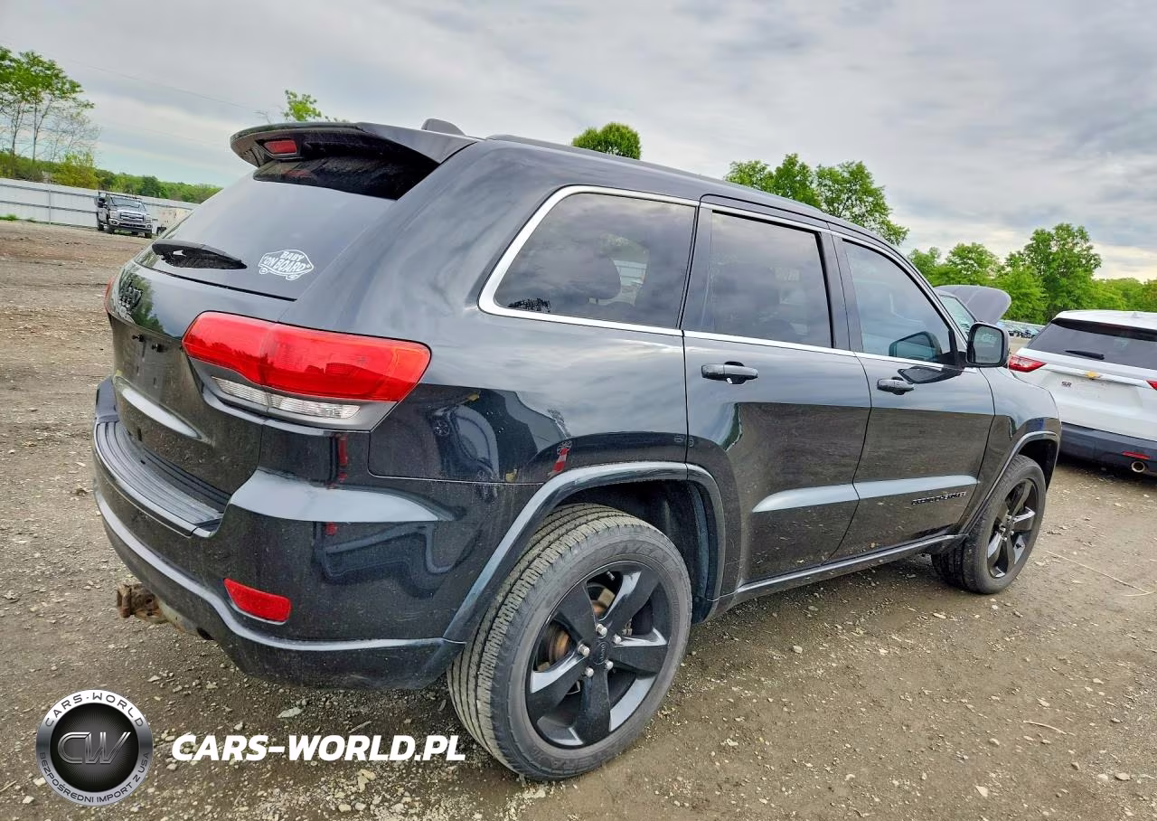 2015 Jeep Grand Cherokee Laredo VIN:1C4RJFAG2FC609004 - 3