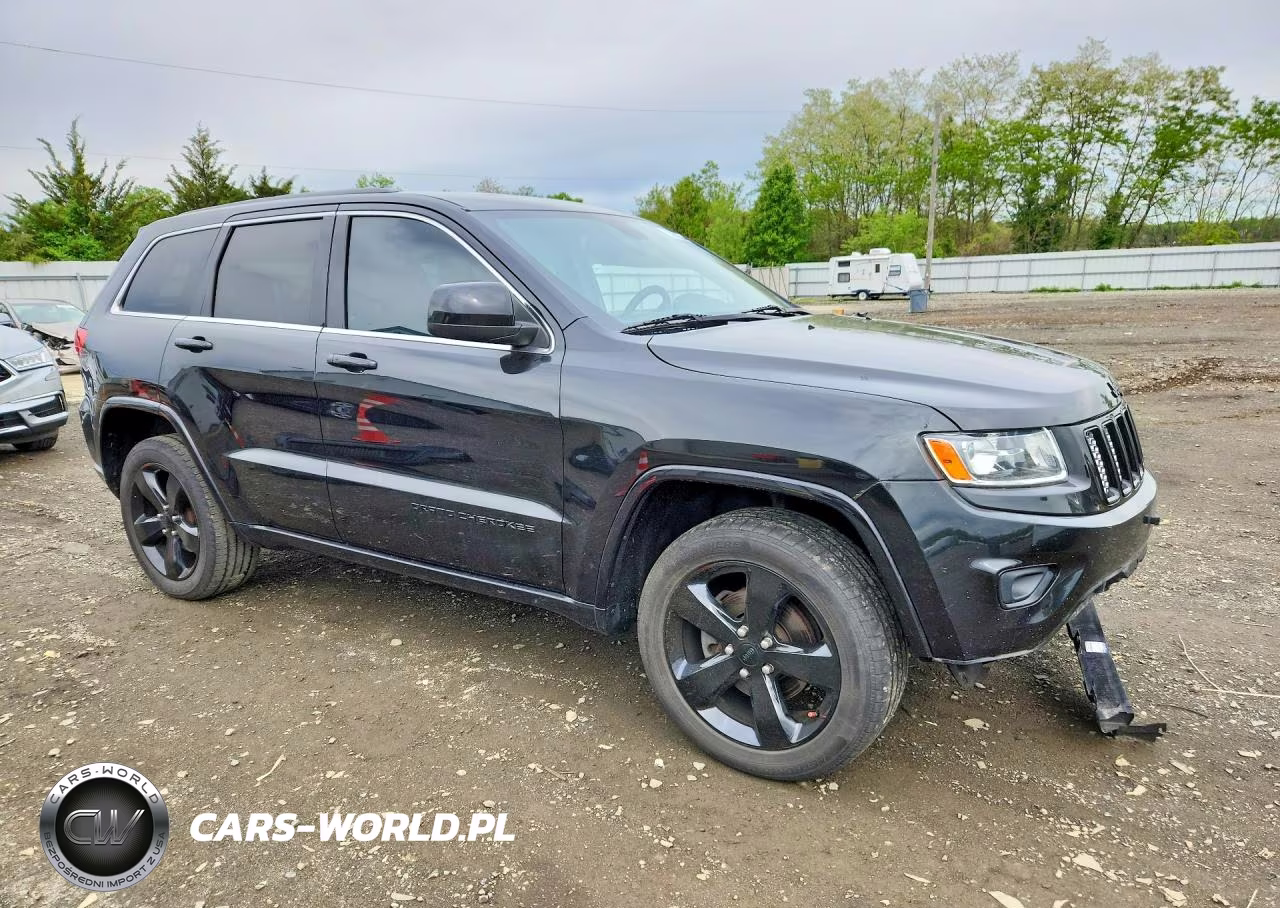 2015 Jeep Grand Cherokee Laredo VIN:1C4RJFAG2FC609004 - 4
