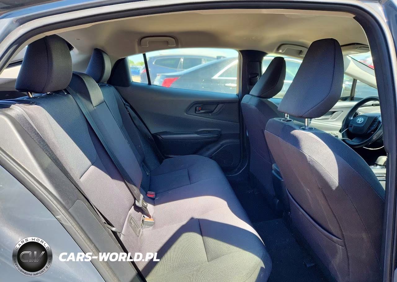 2024 Toyota Prius Le VIN:JTDACAAU3R3018281 - 10