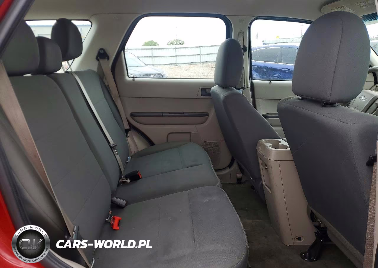 2010 Ford Escape Xls VIN:1FMCU0C70AKC88131 - 10