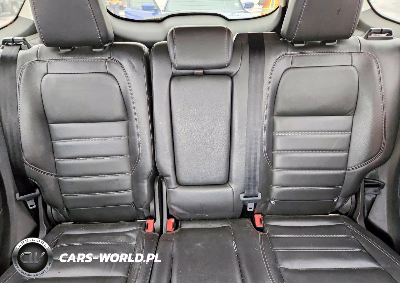 2017 Ford Escape Titanium VIN:1FMCU0JD1HUC94902 - 10