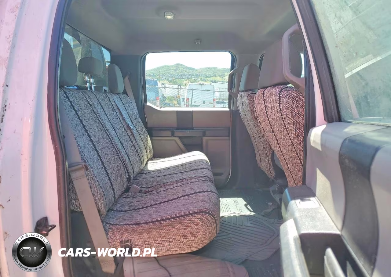 2019 Ford F550 Super Duty VIN:1FDAW5HT9KEC13934 - 11