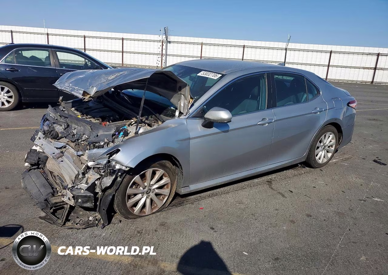 2020 Toyota Camry Le – zdjęcie 1 z 13