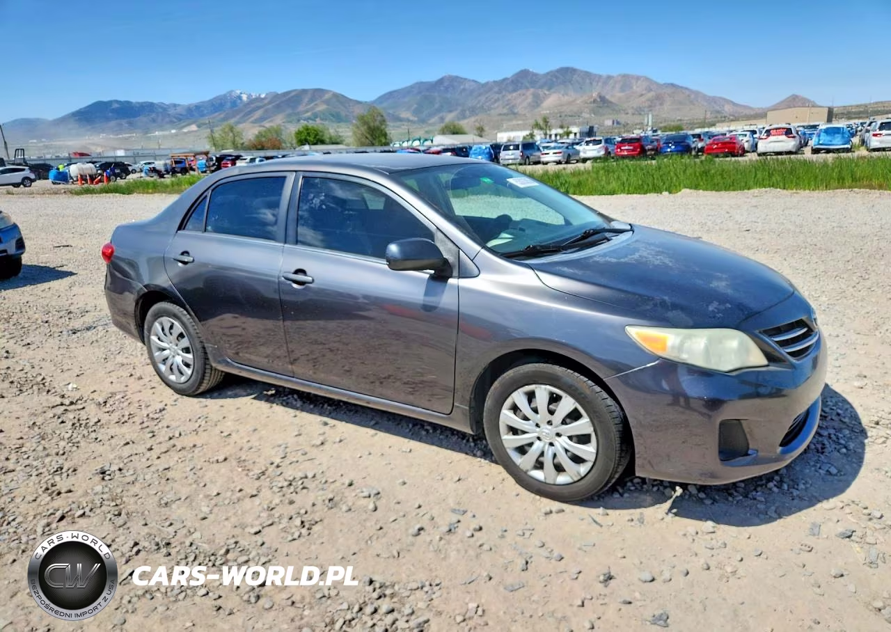 2013 Toyota Corolla Le VIN:5YFBU4EE8DP133920 - 4