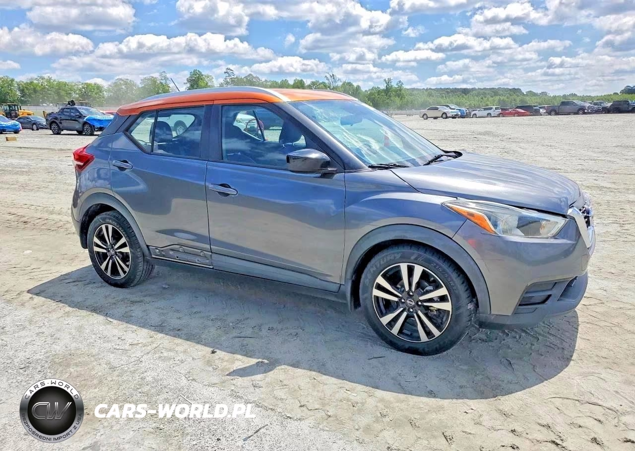 2018 Nissan Kicks Sv VIN:3N1CP5CU2JL503802 - 4