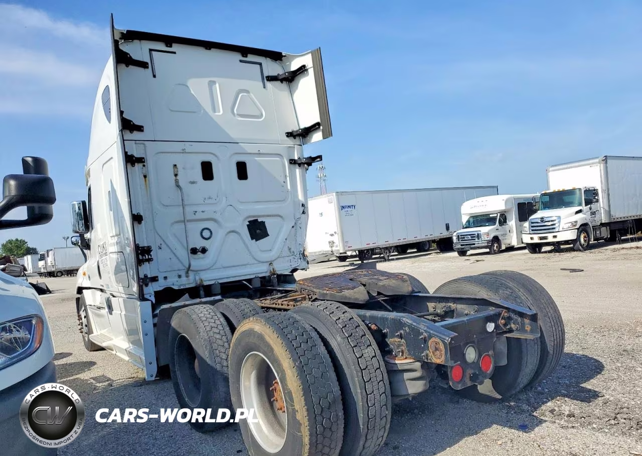 2016 Freightliner Cascadia 125 Semi Truck VIN:3AKJGLD52GSGT5706 - 3