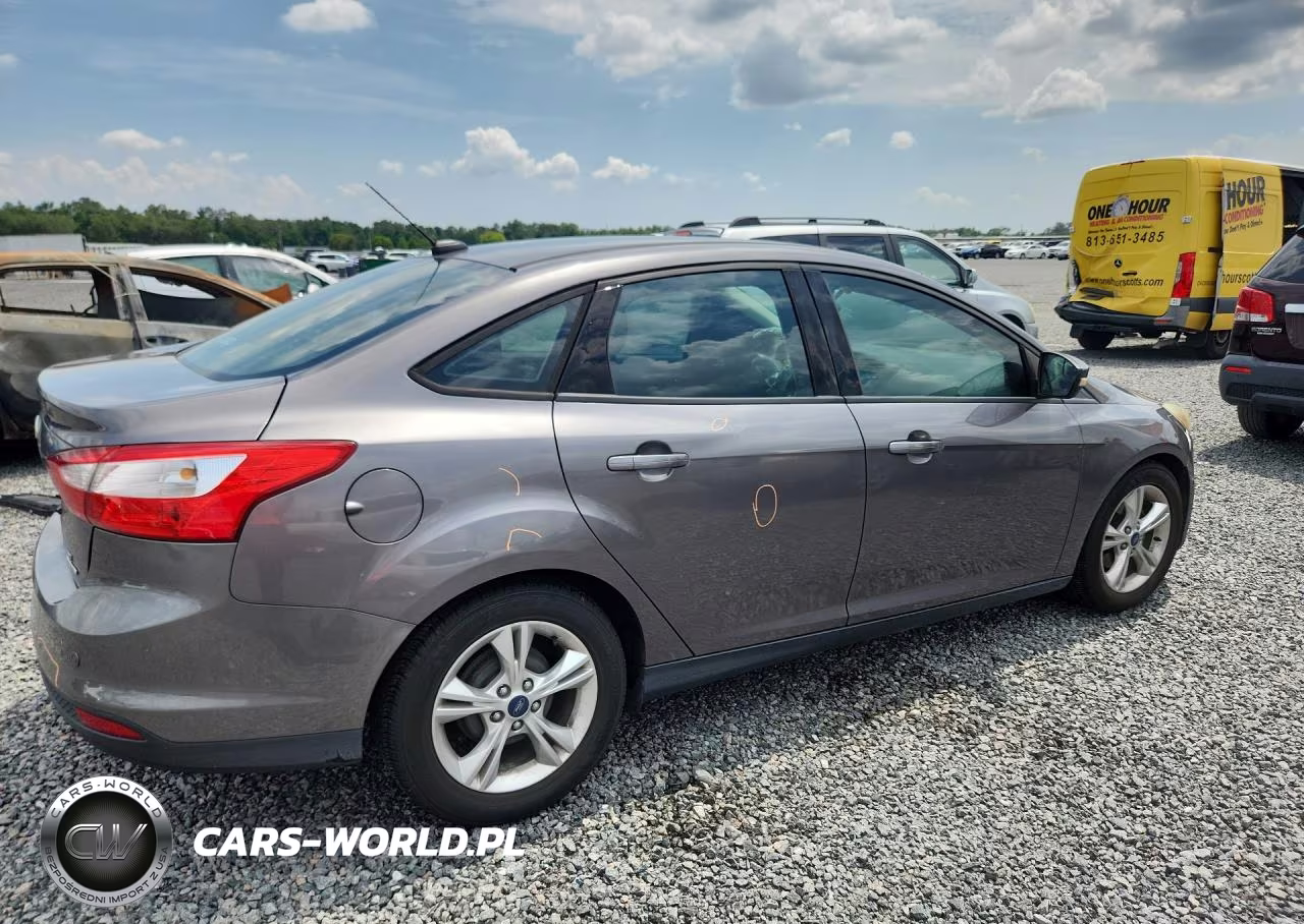 2014 Ford Focus Se VIN:1FADP3F25EL173144 - 3