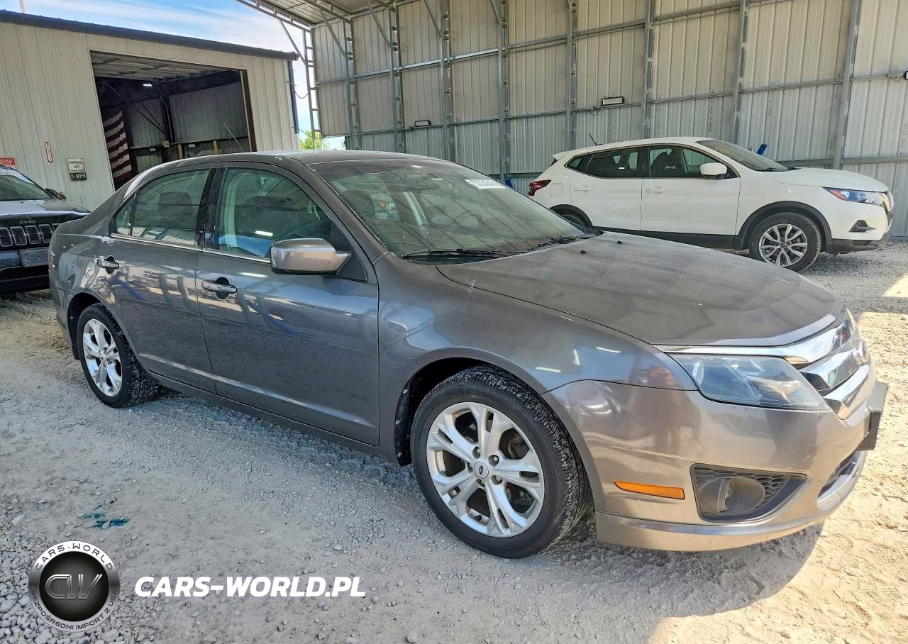 2012 Ford Fusion Se VIN:3FAHP0HA7CR402944 - 4