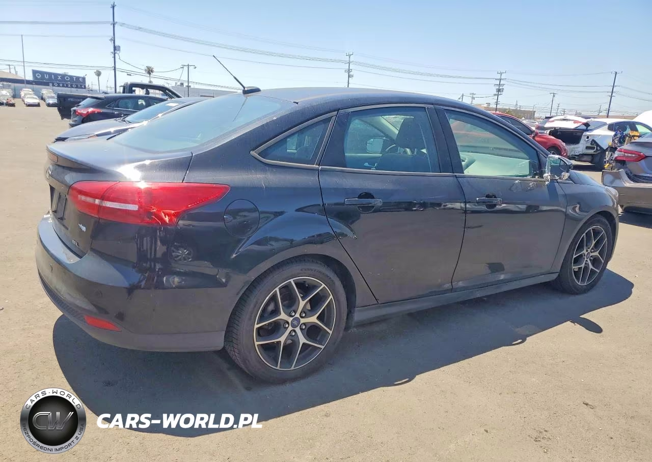 2018 Ford Focus Sel VIN:1FADP3H24JL221370 - 3