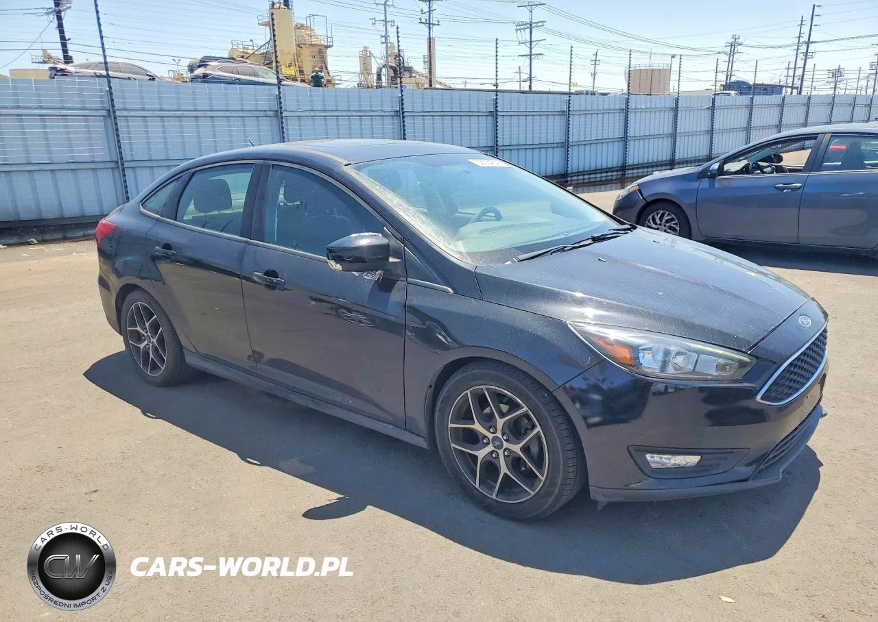 2018 Ford Focus Sel VIN:1FADP3H24JL221370 - 4