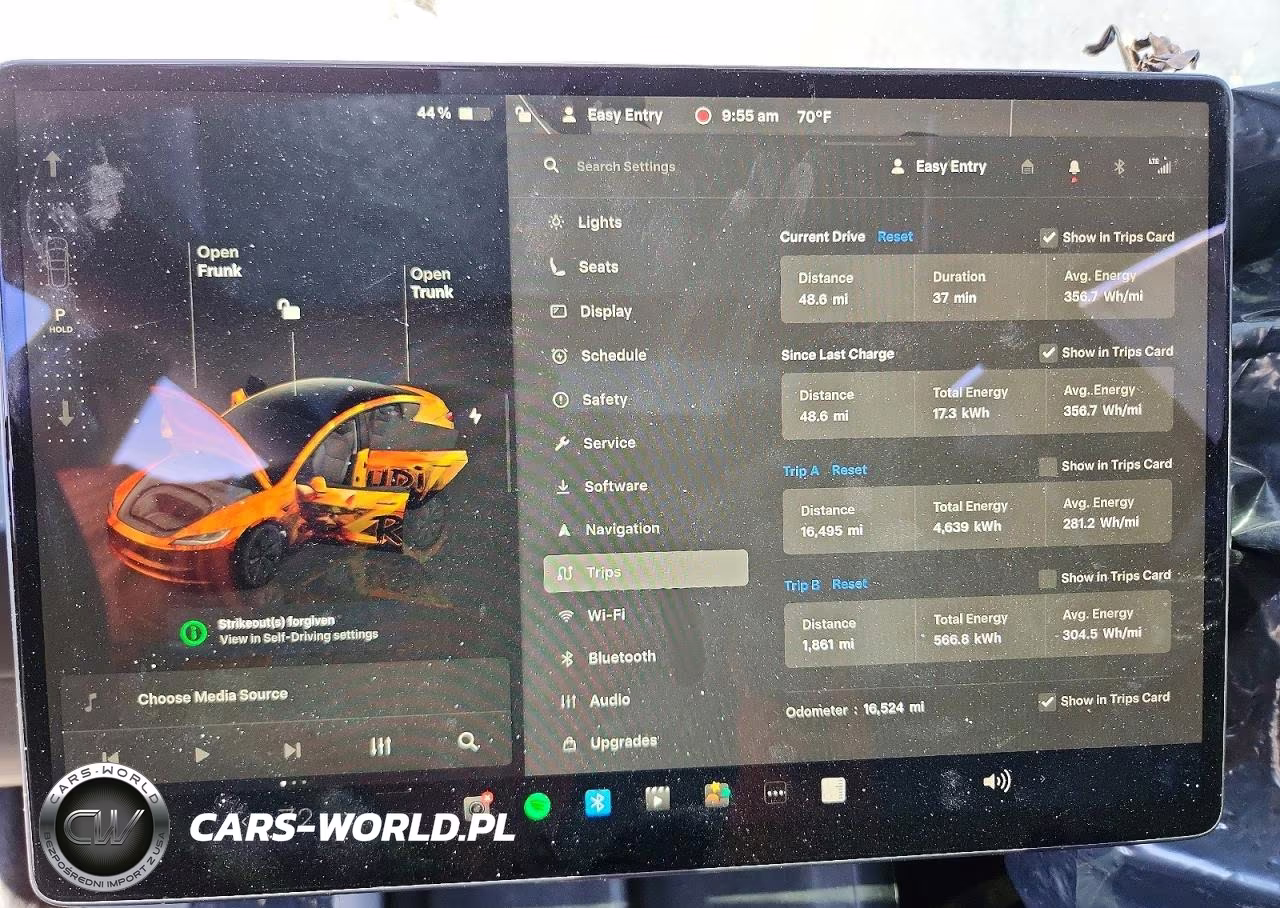 2025 Tesla Model 3 VIN:5YJ3E1EB1SF939578 - 9