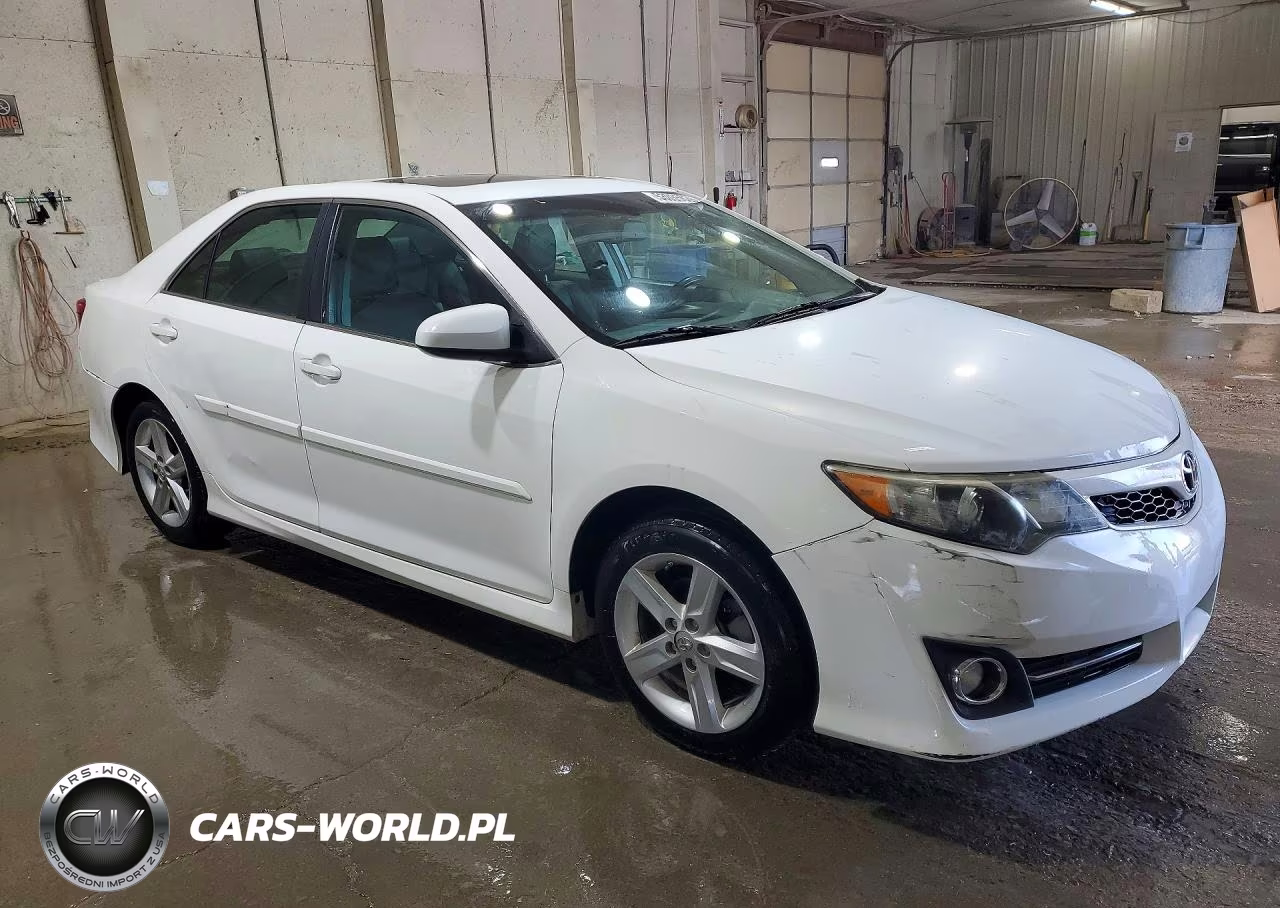 2013 Toyota Camry Se VIN:4T1BF1FK4DU714049 - 4