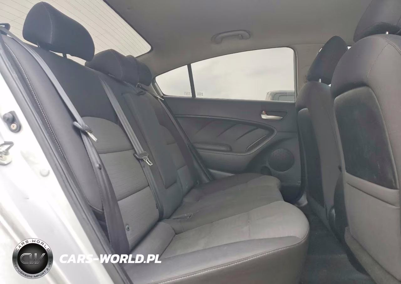 2018 Kia Forte Lx VIN:3KPFL4A75JE230596 - 10