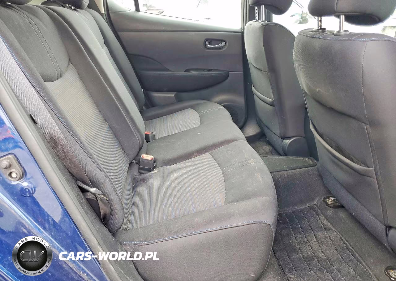 2018 Nissan Leaf S VIN:1N4AZ1CP1JC304033 - 11