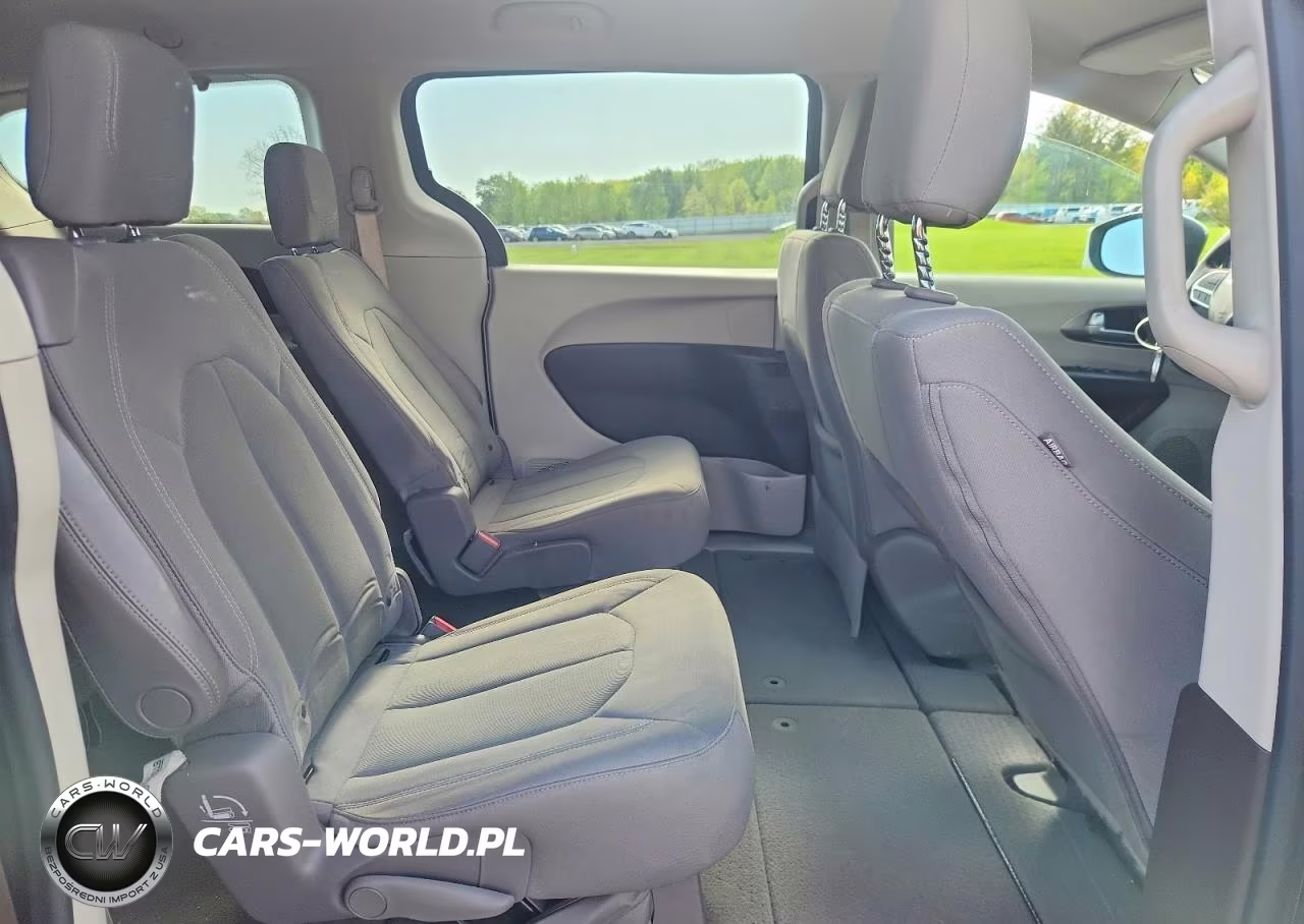 2017 Chrysler Pacifica Lx VIN:2C4RC1CG8HR836895 - 11