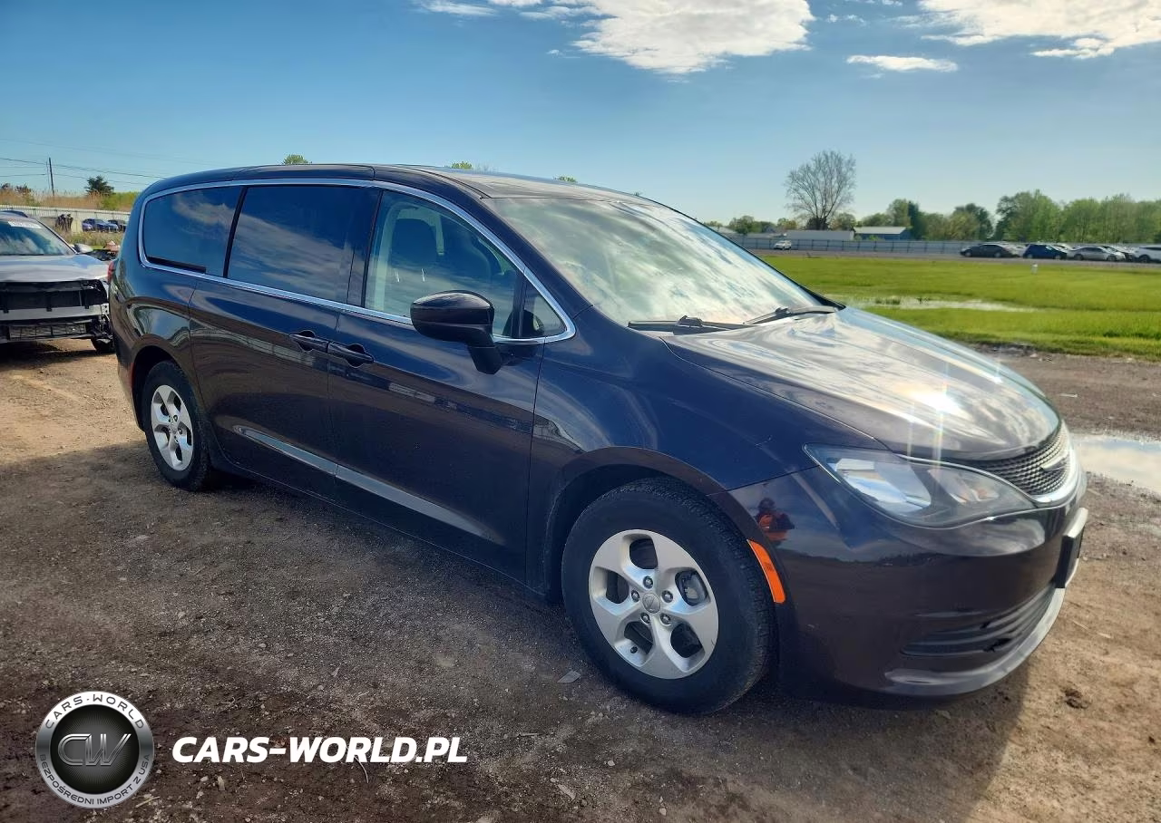 2017 Chrysler Pacifica Lx VIN:2C4RC1CG8HR836895 - 4