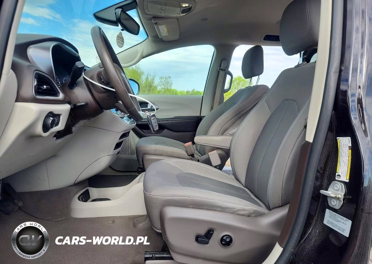2017 Chrysler Pacifica Lx VIN:2C4RC1CG8HR836895 - 7