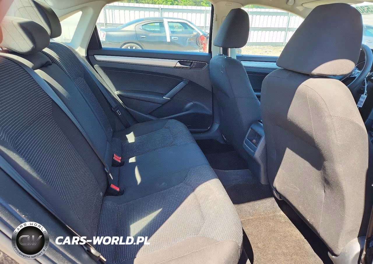 2017 Volkswagen Passat S VIN:1VWAT7A35HC015565 - 10