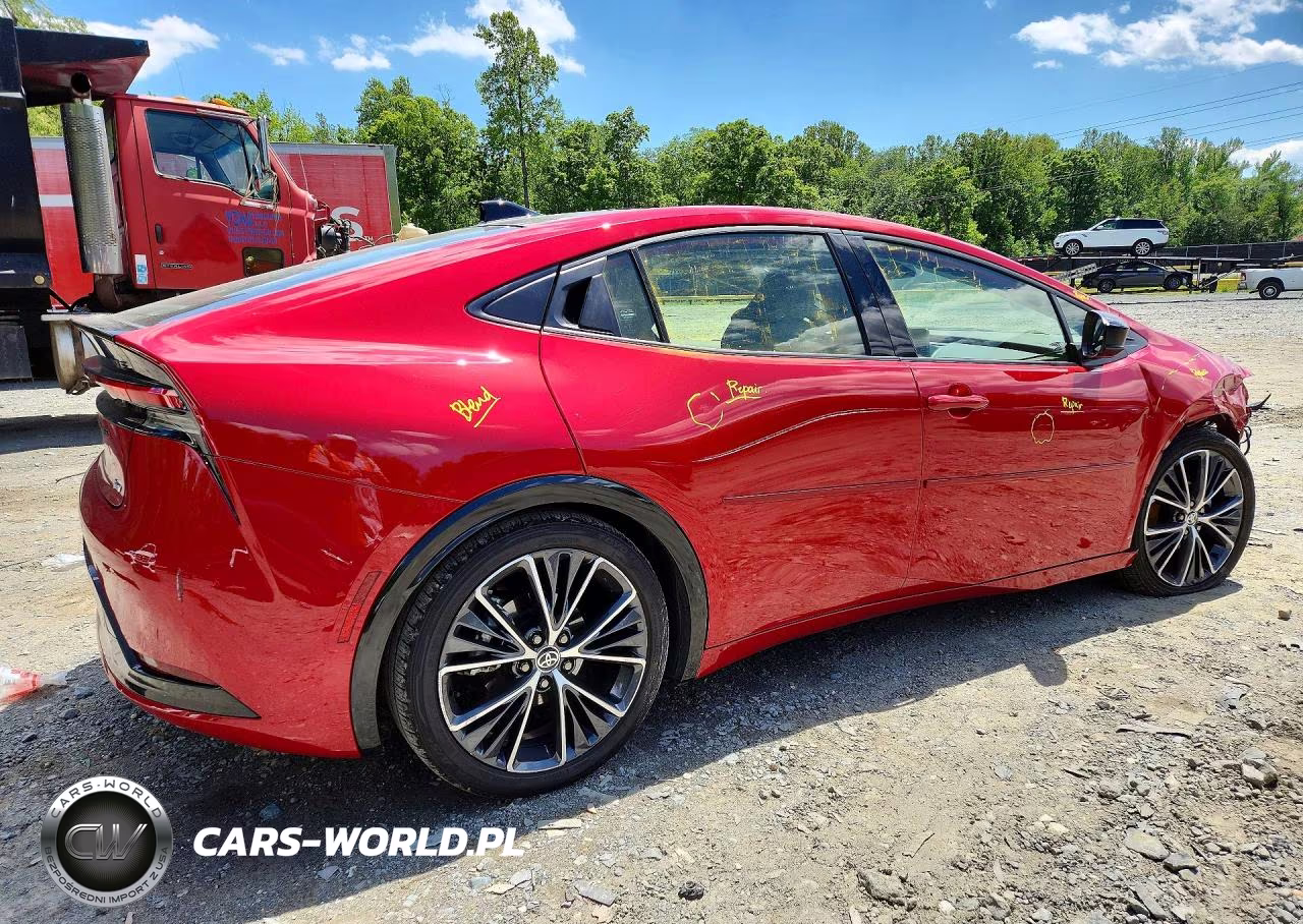 2024 Toyota Prius Xle VIN:JTDACAAU8R3027638 - 3