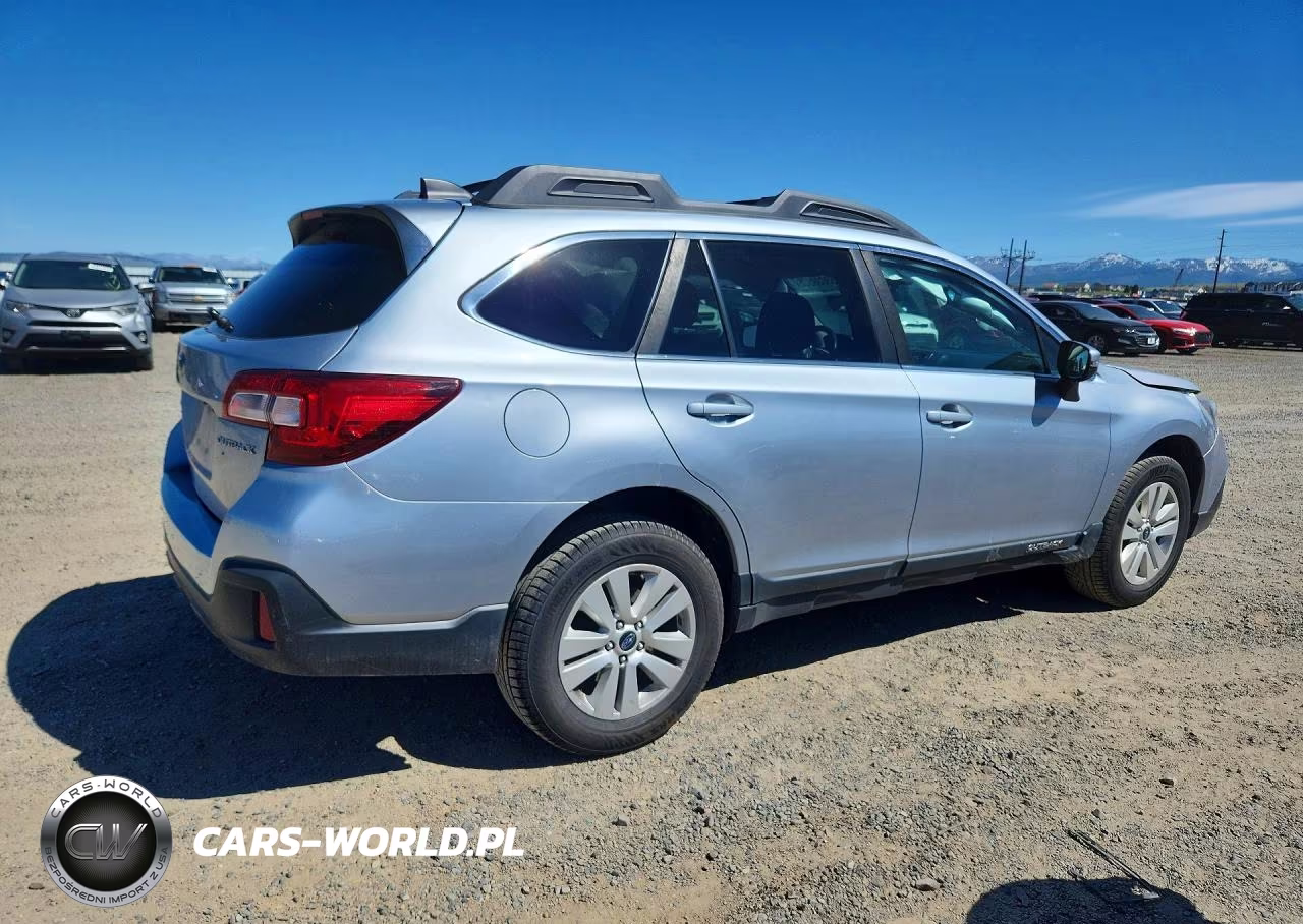 2018 Subaru Outback 2.5I Premium VIN:4S4BSAFCXJ3340679 - 3
