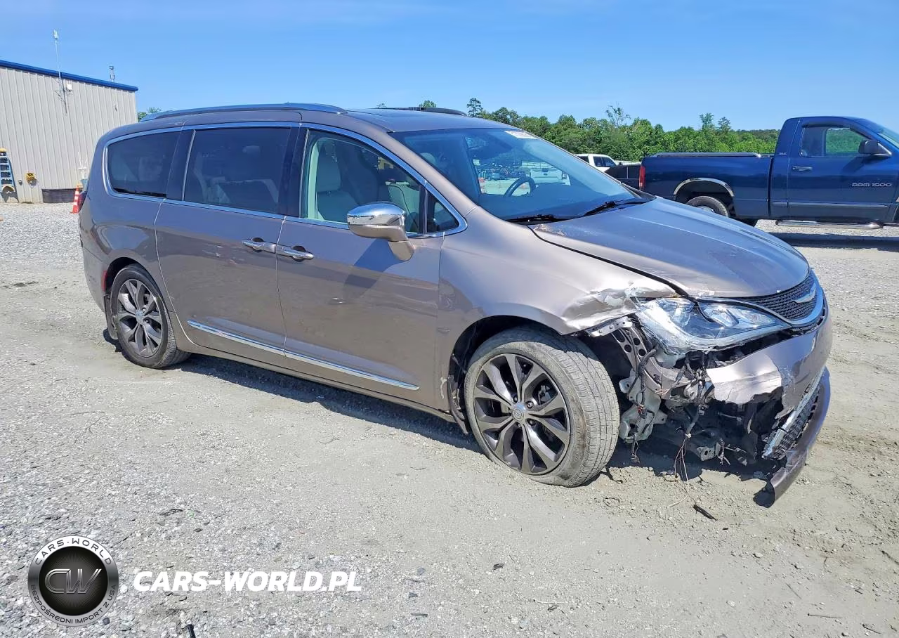 2017 Chrysler Pacifica Limited VIN:2C4RC1GG8HR643298 - 4