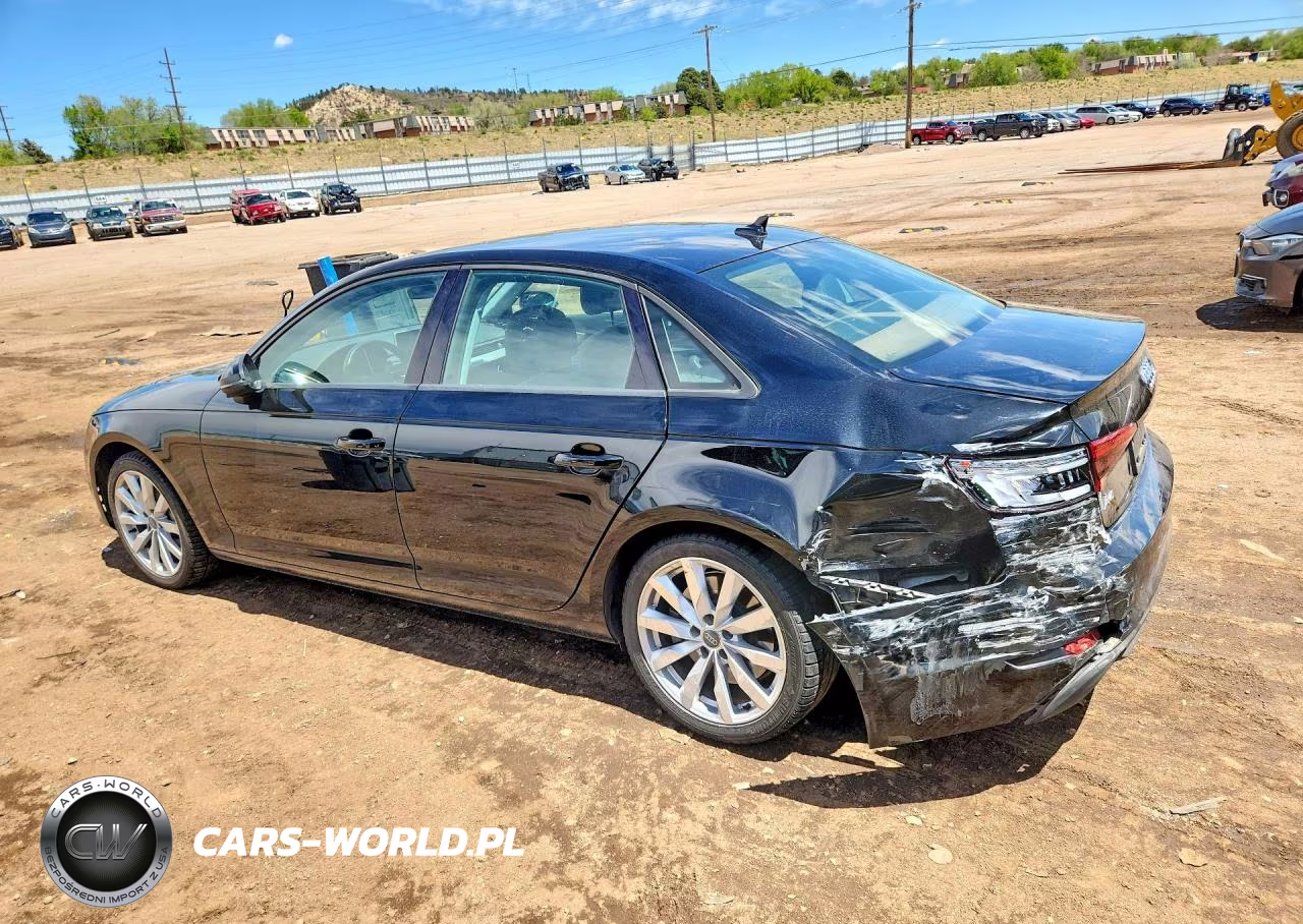 2017 Audi A4 Premium VIN:WAUANAF49HN008650 - 2