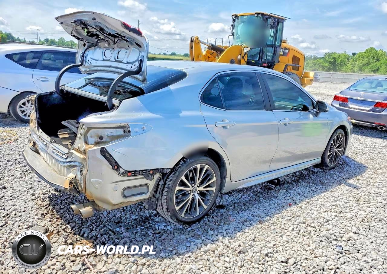 2018 Toyota Camry Se VIN:4T1B11HK8JU639444 - 3